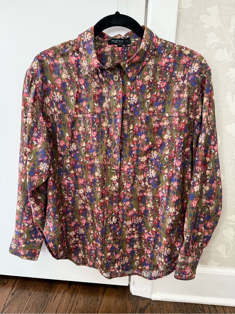 NWT Velvet Heart Floral Button-Up Shirt - Olive Multi. XS